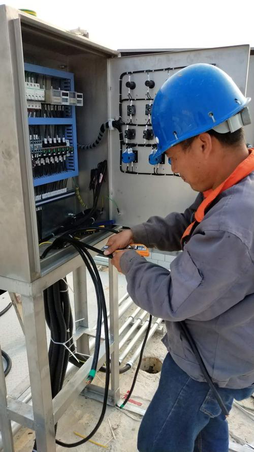 泉州芯谷南安高新技術產業(yè)園區(qū)工業(yè)污水處理廠工地2019年5月13日工作簡報-電氣安裝服務